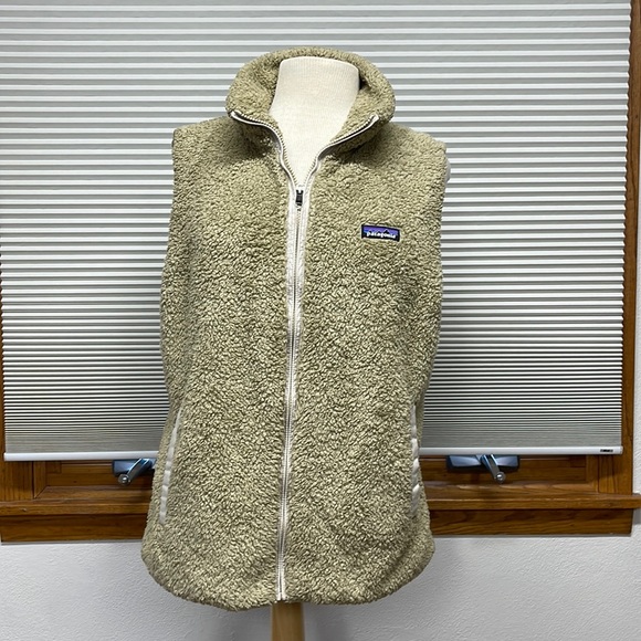 Patagonia Jackets & Blazers - XL // Patagonia Women's Tan Los Gatos Worn Wear Zip Up Vest